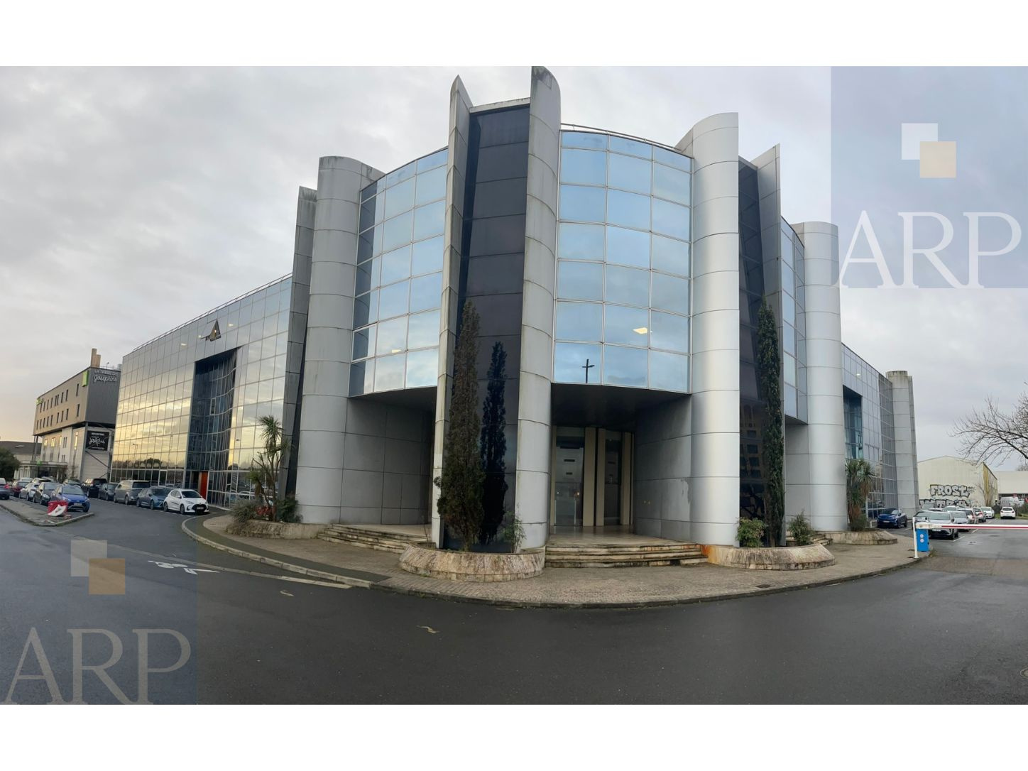 Bureau à louer à Begles, 175 m² – photo 1 sur 2
